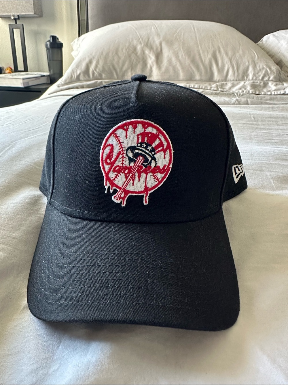 New Era New York Yankees Retro Drip Logo 9FORTY A-Frame Snapback Hat Cap - Black